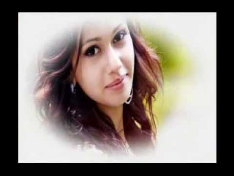 Komala Hasareli / කෝමළ හසරැළි