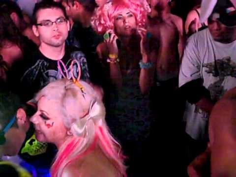 RHV & BBB The House Connection @TheLoveFest2010 Part6