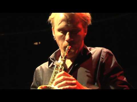 download lagu mp3 mp4 Chet Spiller Ikke Her, download lagu Chet Spiller Ikke Her gratis, unduh video klip Download Chet Spiller Ikke Her Mp3 dan Mp4 Viral Gratis