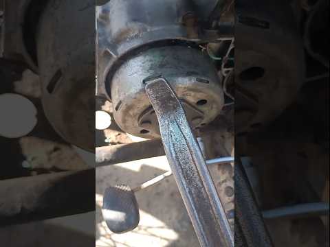 How to remove magneto without puller/splendor magnet open without puller#shortvideo #motorcycle#bike