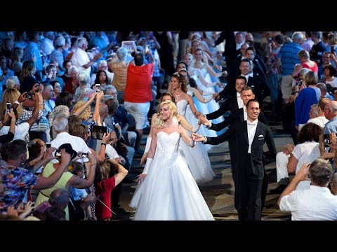 André Rieu & 150 dancers - Lara's Theme & Light Cavalry