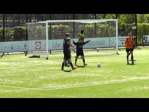 23 april 2016 VV De Meern A2 - PVC A1 com 9-1 Hands en weer een penalty