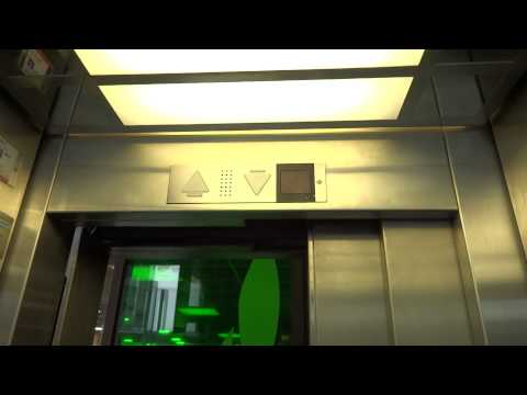 AMAZING!!! KONE Traction Scenic Elevator @ Kaivopiha Shopping Street, Helsinki, Finland.