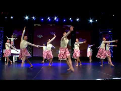 Secondhand White Baby Grand @ Showstopper West Coast Finals 2017