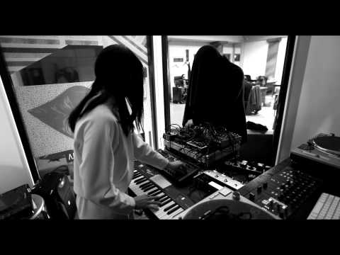 BASSO LIVE: Femme En Fourrure - Shores & Kainuu