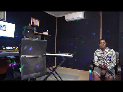 Live Performance By Dely Dee #Lathela #MakombaNdlela