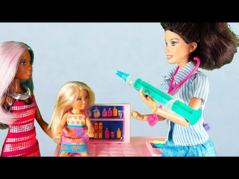 Rodzinka Barbie - Czy Tola jest chora? Bajka dla dzieci po polsku. The Sims 4. Odc. 73