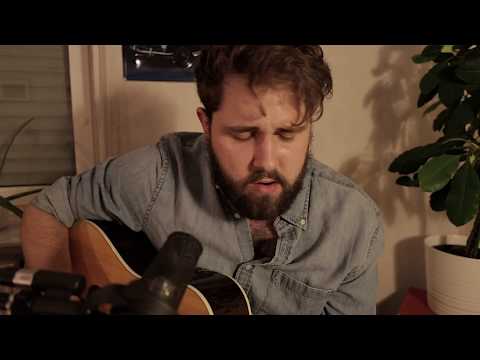 Vincent Hall / Shoulder / LivingRoomSession