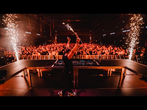 TOBY DEE LIVE - Champagne Time! (Full Scene)  - REVERSE THE RAVE SHOW - Festival EDM DJ In Action