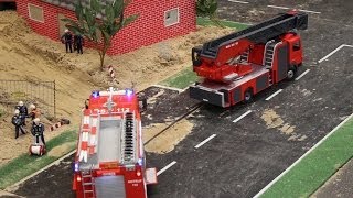 preview picture of video 'RC Feuerwehr Atego Drehleiter 2312 Schornsteinbrand - Emslandmodellbau Lingen 2014'