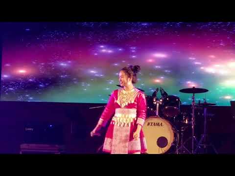 Nkauj Mog Mim Hlub Yim Leej - Ntxhoo Yaj live cover Tojsiab Festival 2018