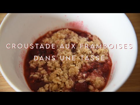 Croustade aux framboises dans une tasse