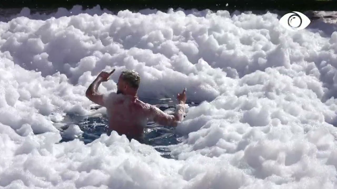 Luizi feston me këngën e tij në sfond