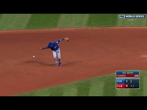 WS2016 Gm7: Ramirez reaches first on infield single