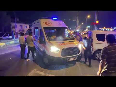 Düğünden dönen minibüs ile hafif ticari araç çarpıştı; 21 yaralı
