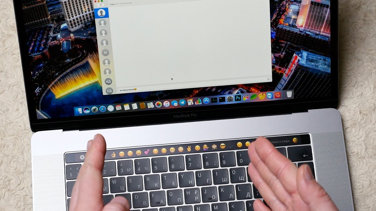 Ноутбук Apple MacBook Pro 15 with Touch Bar Серый космос Mid 2017 [MPTR2] 15" Core i7 2,8 ГГц, 16 ГБ, 256 ГБ SSD, Radeon Pro 555