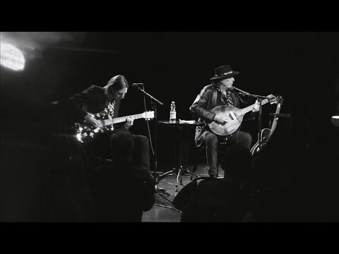 Dave Lindholm & Aleksi Kii (PA Kiiskilä): Lauluntekijäilta @ TTT-Klubi 2022