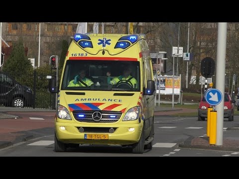 [Compilatie] Ambulance`s met spoed naar meldingen in Leiden