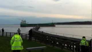 preview picture of video 'Sharpness Docks Approach - Swing on the tide'