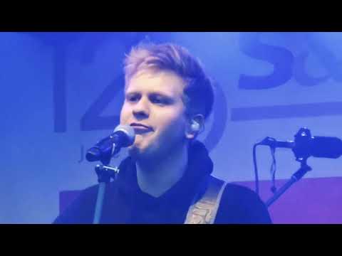 JONAS GAVRIIL live                  2023 auf dem Brötzinger Frühlingsfest in Pforzheim