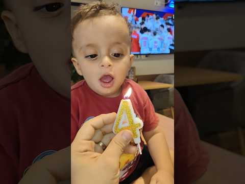 رامي اول مره ينفخ شمعه 😱 #funny #هتضحك #cute #كوميديات #comedy #اكسبلور #status #love #chocolate