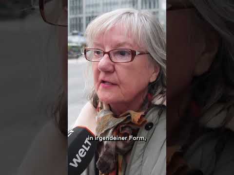 GLEICHBERECHTIGUNG BEIM WEHRDIENST: Bürger fordern Musterung auch für Frauen #shorts