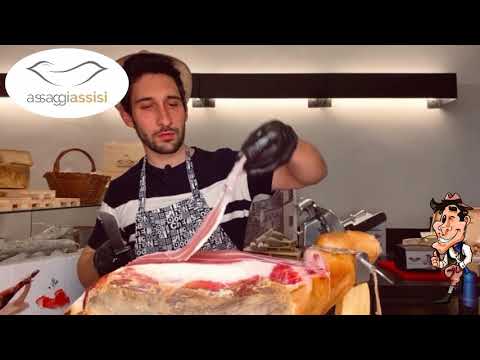 Come Tagliare il Prosciutto Crudo Intero al Coltello e a mano - IGP Norcia da AssaggiAssisi