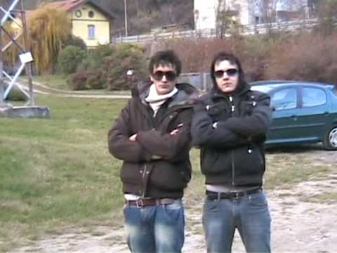 Assemblea biennio Ist. D'Adda-G.Ferrari su immigrazione -video pseudo ironico- (non imitare)