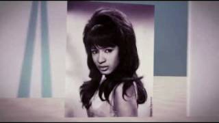 THE RONETTES  frosty the snowman