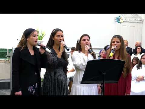 Surorile Pumnut - Sapat in palmele Tale