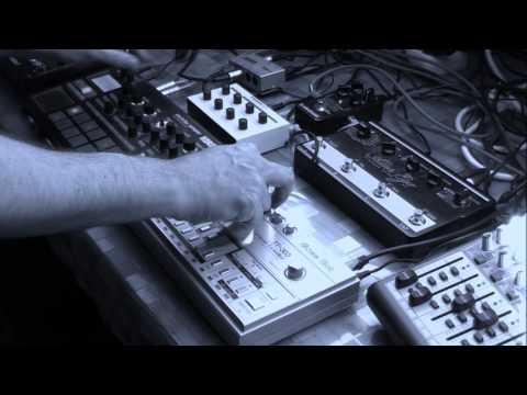 Acid House live with TT 303, MB33 retro, Electribe Sampler "No right"