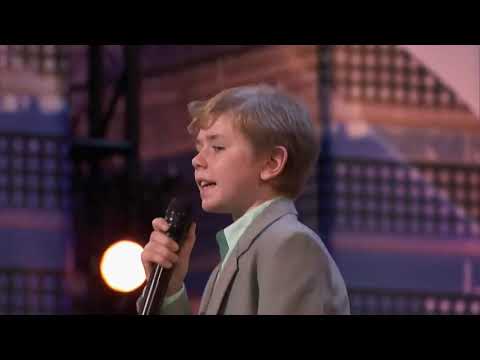 niño CANTA ching cheng hanji en un concurso 😎😱🤙