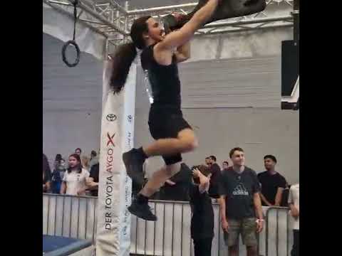 LoL Player im Ninja Parcours auf der Gamescom