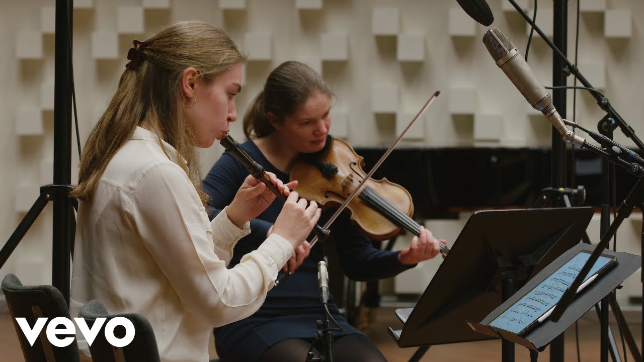  Lucie Horsch Traditional: Pašona Kolo (Arr. Knigge for Recorder and Ensemble)