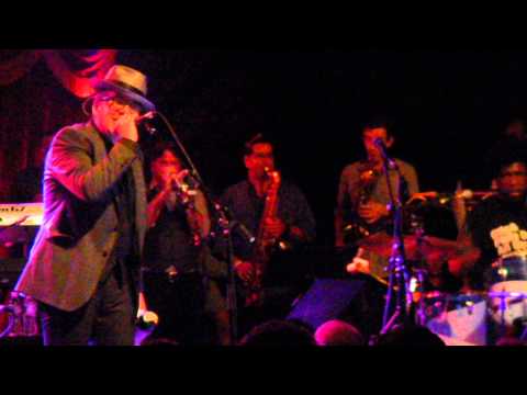 Elvis Costello & The Roots "Wise Up GHOST" 09-16-13 Brooklyn Bowl, Brooklyn NY