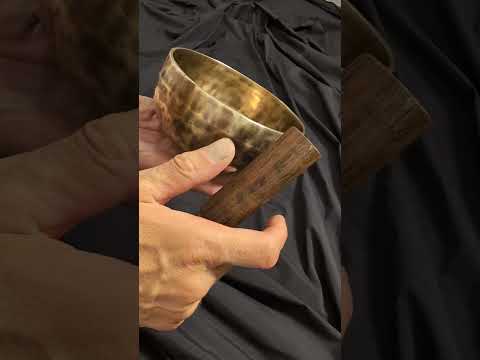 [A279] New Jambati singing bowl, ⌀14.7cm / 625g, 🔽 Біля Фа, 347 Гц (F4 -10c), 🔼 Ідеальна Сі, 987 Гц (B5 -1c) — VAYU sounds