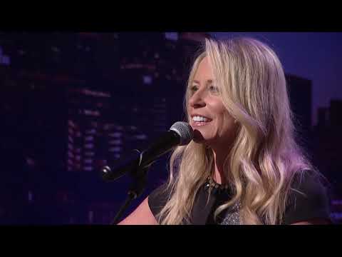 Deana Carter - "Strawberry Wine" (Live on CabaRay Nashville)