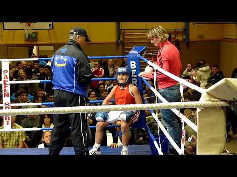 Boxen * M-Gladbach * Khalid El Jarbi Velberter BC vs. Timur Grigorian BSU Wuppertal * 10.12.2011