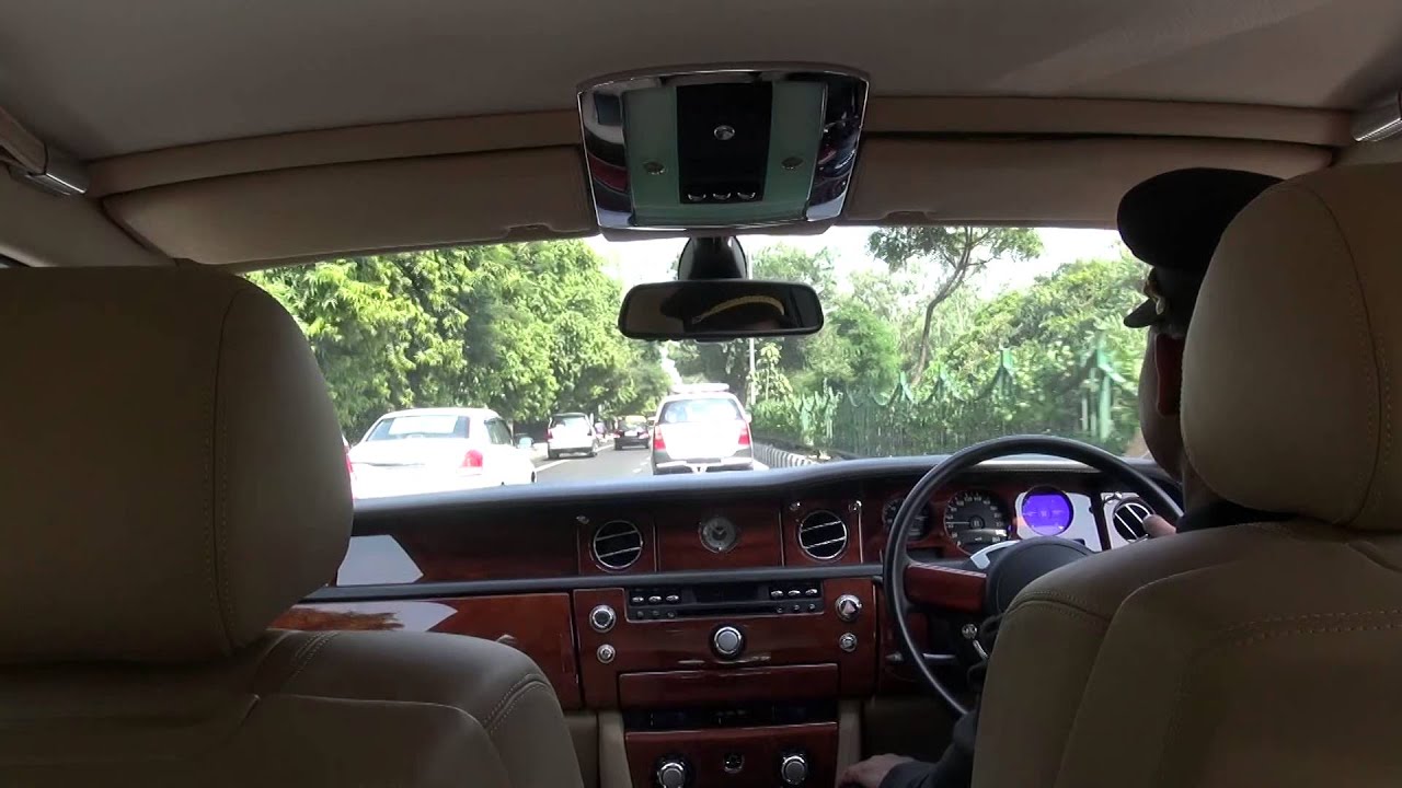 Rolls Royce Phantom, IGI-The Leela Palace, New Delhi, India