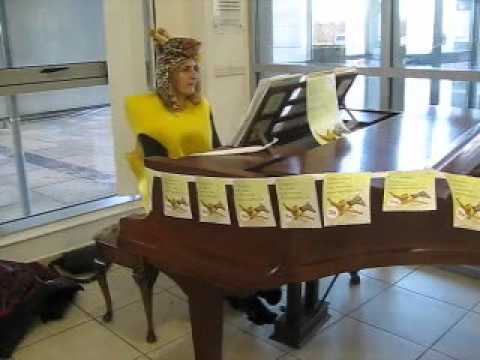 Rachel Bown is the Bananagiraffe