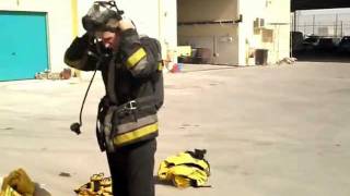 preview picture of video 'Christian Schütt Firefighter Challenge in Ras Al Khaimah (Sieglauf)'