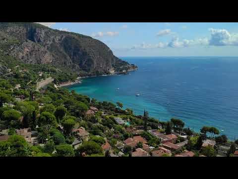 Villa in Eze with a panoramic view, close to Monaco.