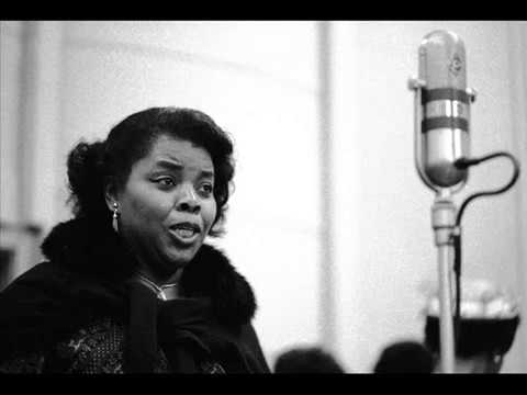 Carol Brice sings