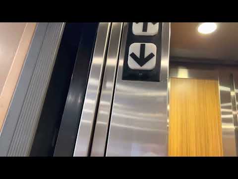 Epic Motor: Burlington / Dover Hydraulic Elevator at 623 Stewart Avenue in Garden City, NY