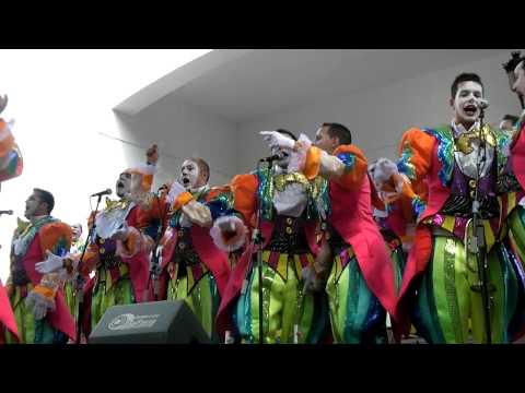 MURGA LOS SERENQUENQUENES 2012 - PRESENTACIÓN Y PASACALLE (HARÍA-LANZAROTE)