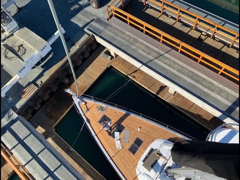 Stepping the Mast on the Jeanneau 64 Full Video By: Ian Van Tuyl