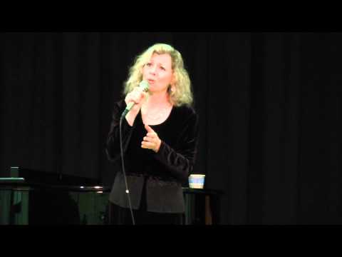 Cantor Karen Braunstein sings "Zol Noch sein Shabbos"