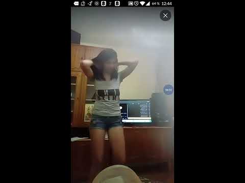 Brunetika din valcea face show pe net