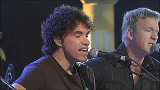 Sara Smile Acoustic Version Hall &amp; Oates Live in 2005