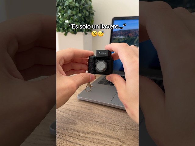 Vídeo relacionado con Camara de Fotos Digital Compacta, Maquina Fotografia Digital FHD 1080P, Cámara Pequeña con Tarjeta TF de 32 GB, Llavero Retro con Cámara Fotos Niños (Amarillo)